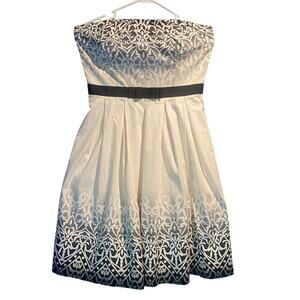 White House Black Market NWOT Size 4 Special occasion Party Dress White Black